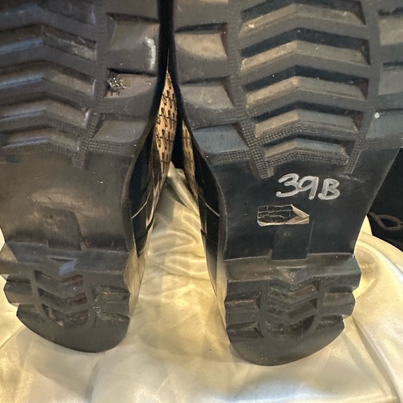 Michael Kors Black and Brown Winter Rain Boots Gorgeous Boot - Picture 3 of 9